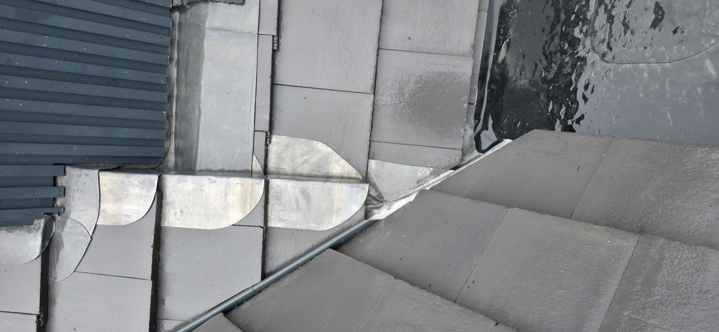 Lead flat roof with standing seam detail
